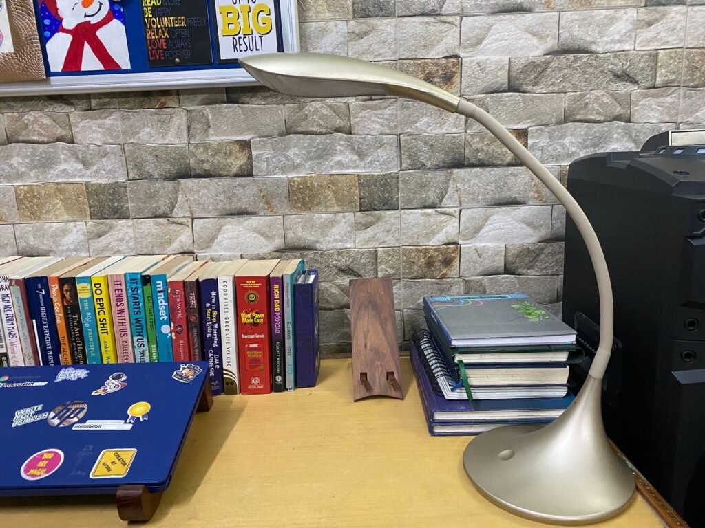 workspace essentials, table lamp 