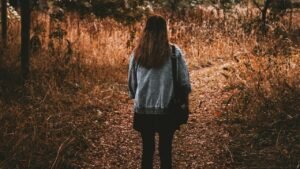 Read more about the article How to Enjoy Your Christmas Alone in 2025? +12 Simple Ways to Embrace Your Singlehood