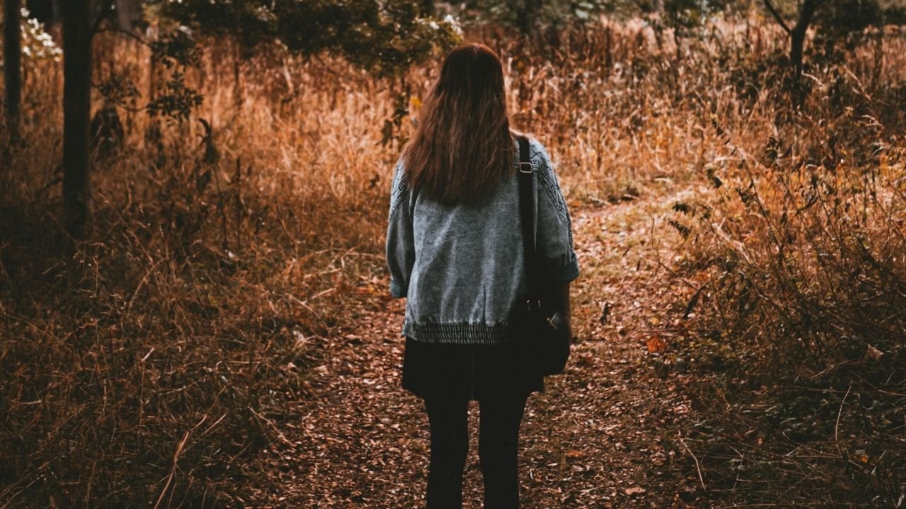 How to Enjoy Your Christmas Alone in 2025? +12 Simple Ways to Embrace Your Singlehood