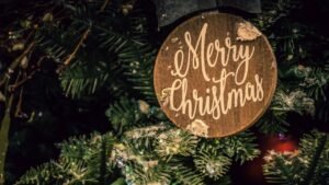 Read more about the article How to Set Boundaries this Christmas? 12 Simple Tips That Work in 2025
