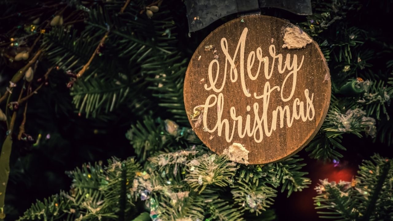 How to Set Boundaries this Christmas? 12 Simple Tips That Work in 2025
