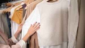 Read more about the article 11 Important Summer Clothing Capsule Items For You To Beat The Heat